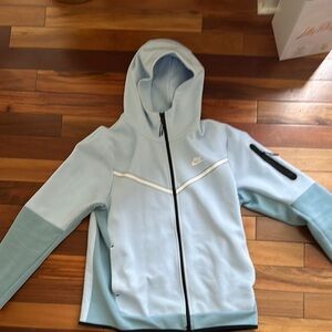 Nike tech Men’s  Light Blue Jacket size large